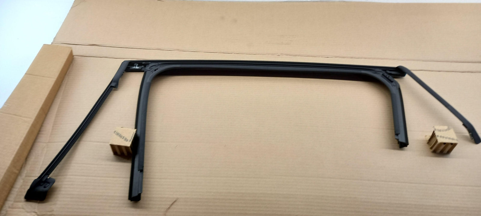 Original OE RENAULT Fensterführungsschiene 823304578R