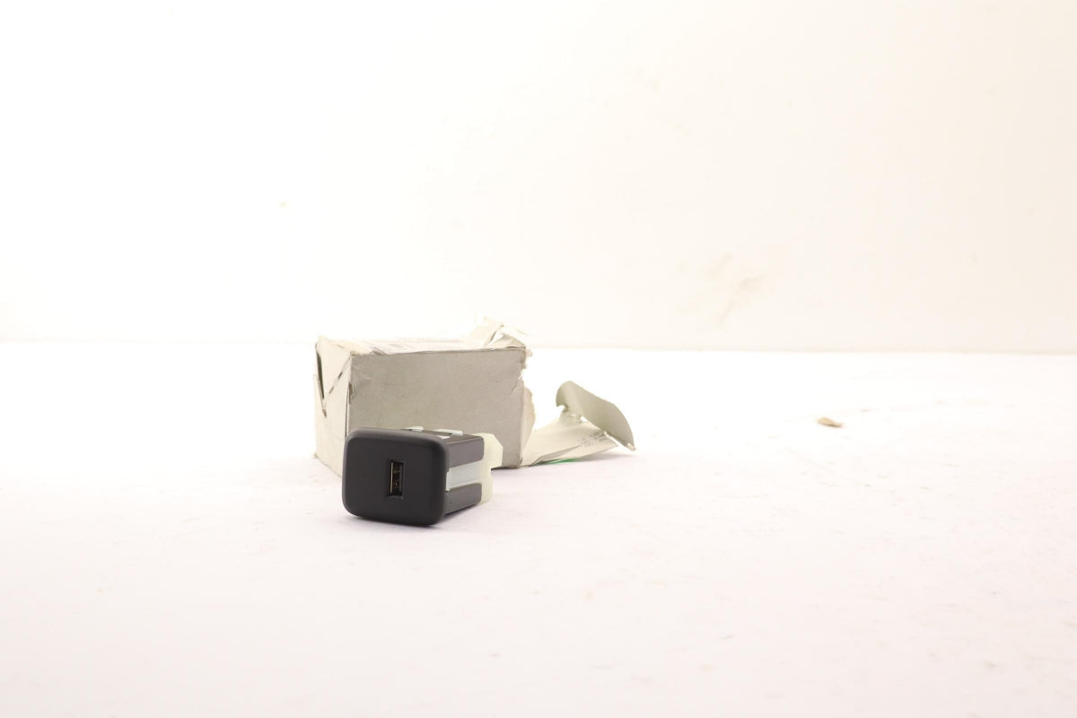Original PSA OPEL Insignia-B Grandland X Karl Corsa-E USB-Anschluss YQ009616YX