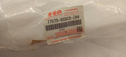 Original OE SUZUKI Kotflügel Zierleiste 7757065DC0ZA4