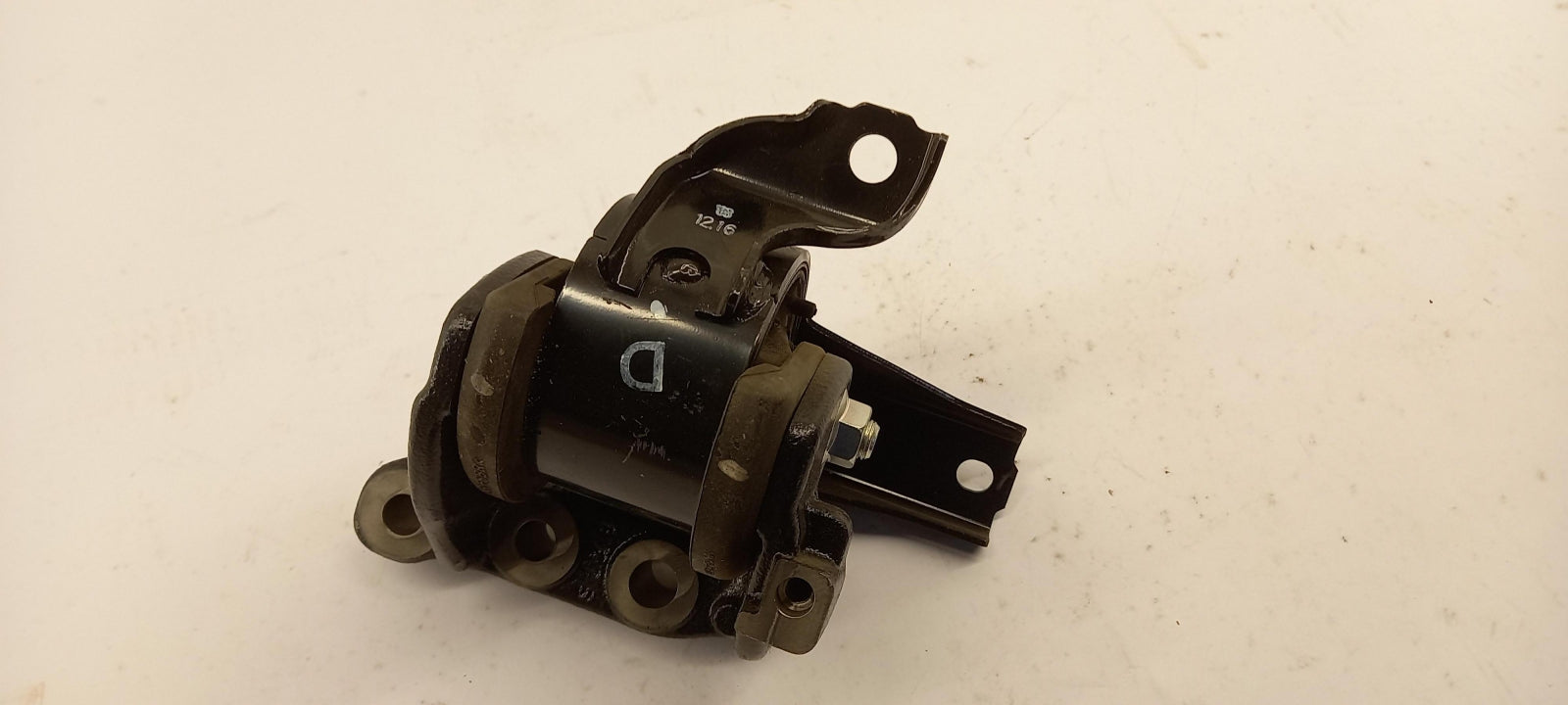 Original OE MITSUBISHI Motorlager MN184341