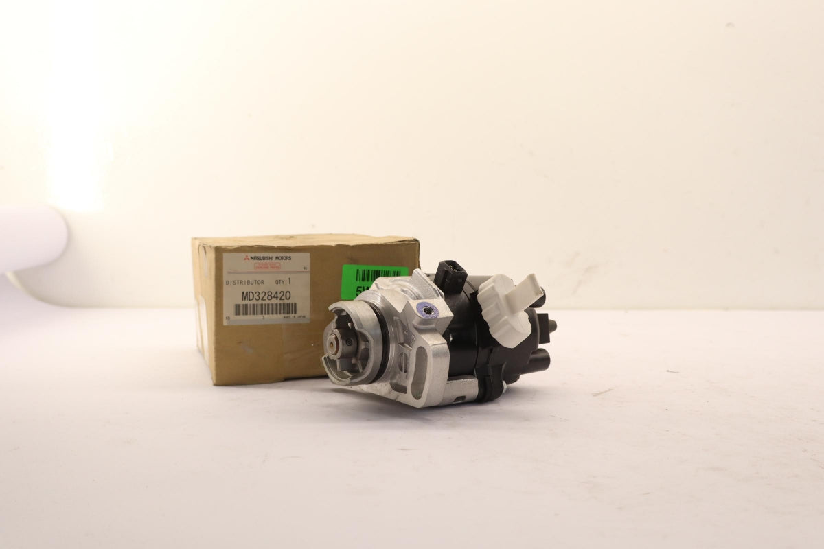 Original OE MITSUBISHI Zündverteiler MD328420