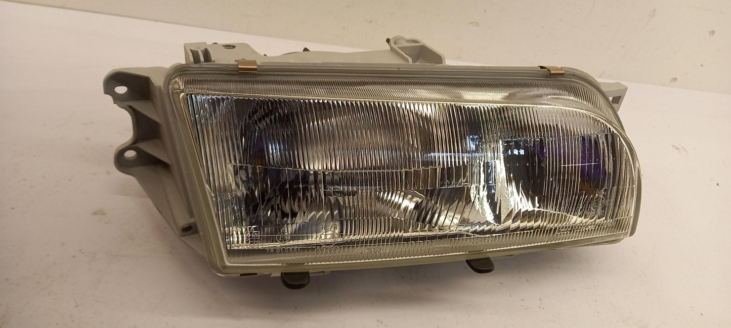 Original OE NISSAN Scheinwerfer B601083N15