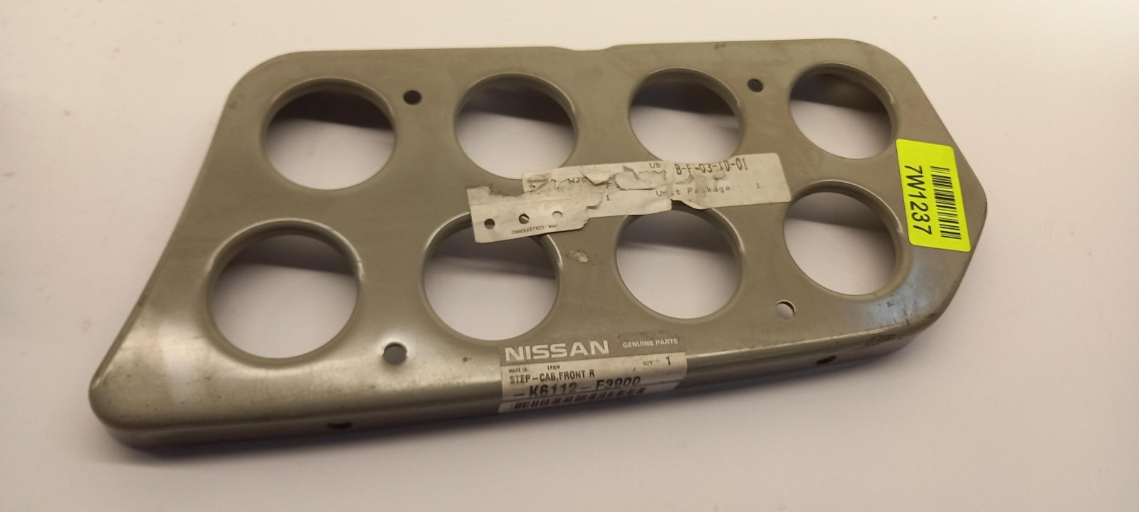 Original OE NISSAN Platte K6112F3900