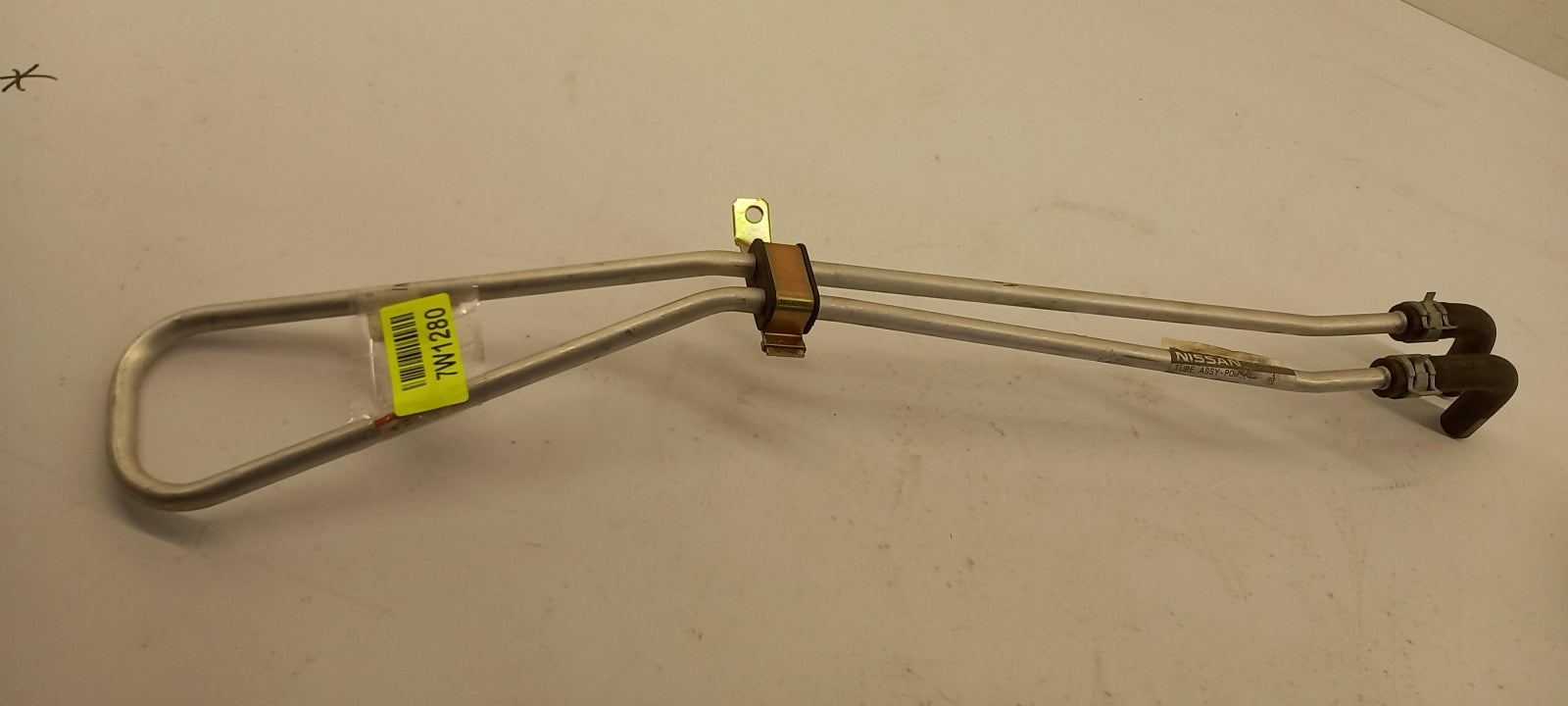 Original OE NISSAN Ölleitung 497901F700