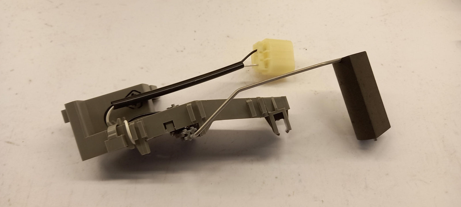 Original OE NISSAN Kraftstoffvorrat Sensor 250606F610