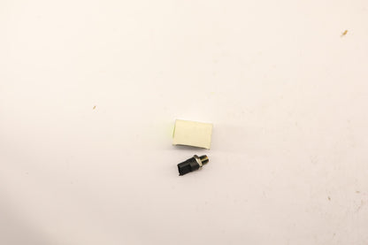 Original OE NISSAN Kraftstoffdruck Sensor 1663800QAA
