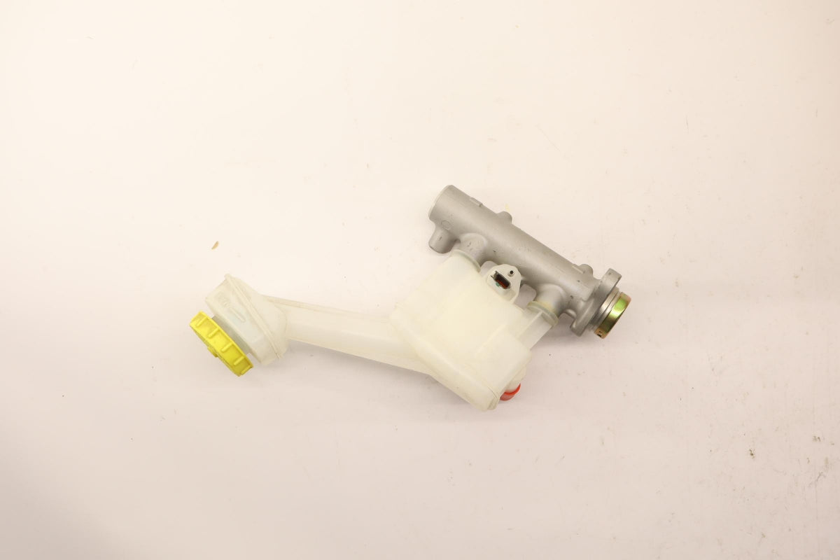 Original OE NISSAN Hauptbremszylinder 460108H910