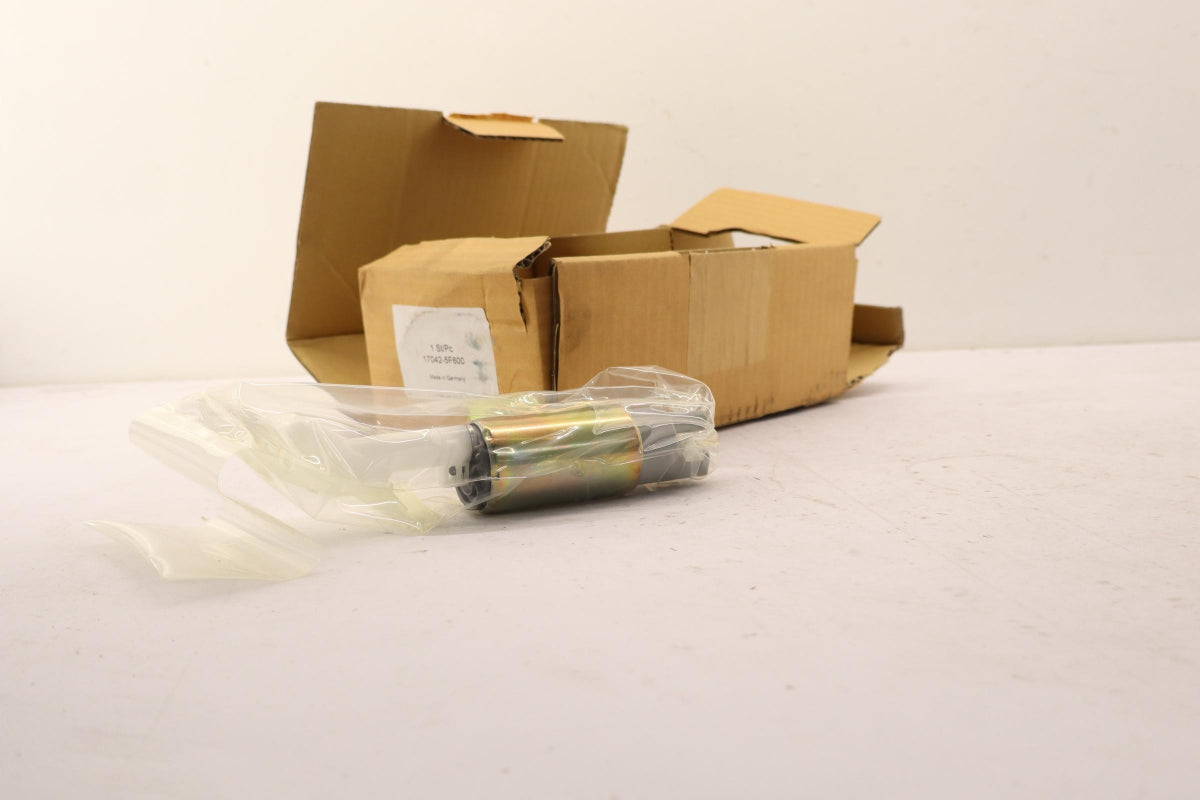 Original OE NISSAN Kraftstoffpumpe 170425F600