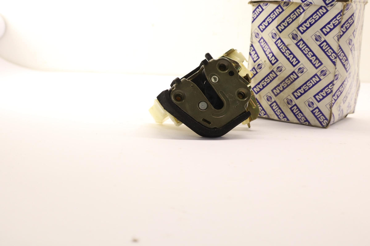 Original OE NISSAN Türschloss 8250386J15