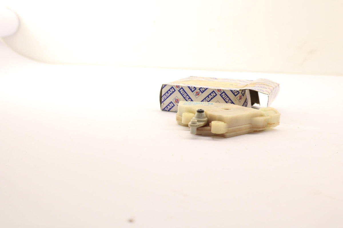Original OE NISSAN Türschloss 8055289920