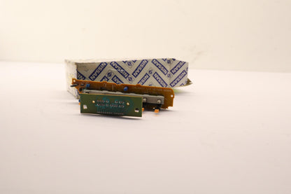Original OE NISSAN Verstärker 2751299J00