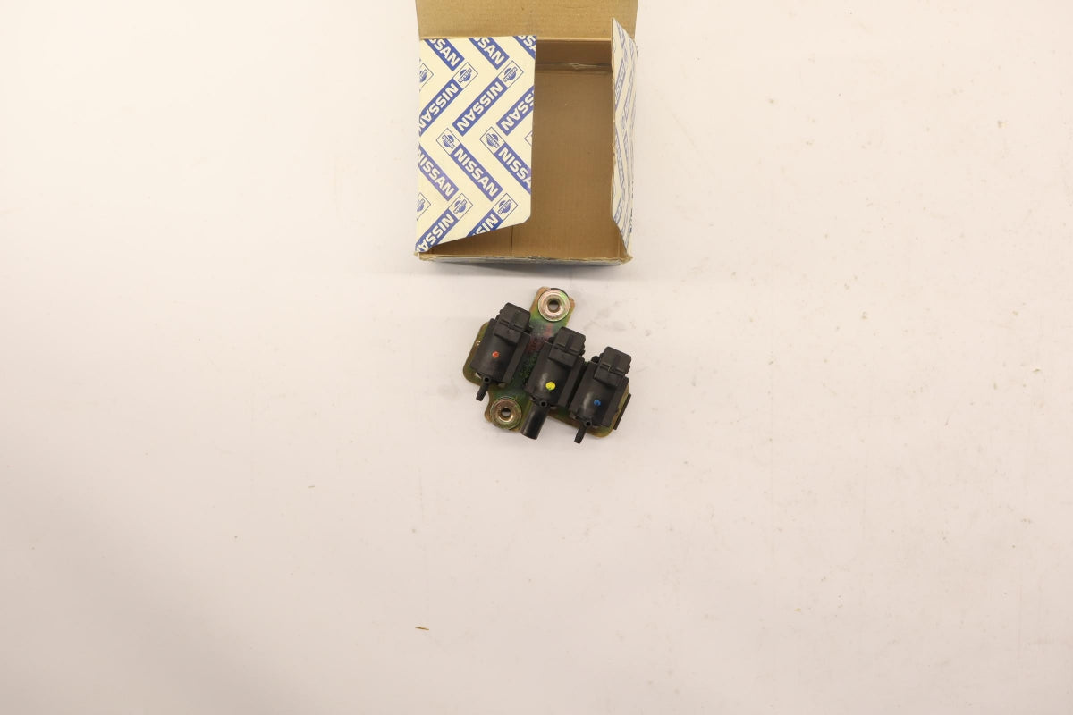 Original OE NISSAN Magnetventil 149567C601