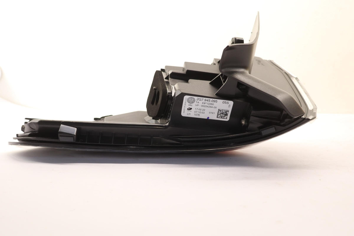 Original OE Volkswagen Heckleuchte 2G7945095
