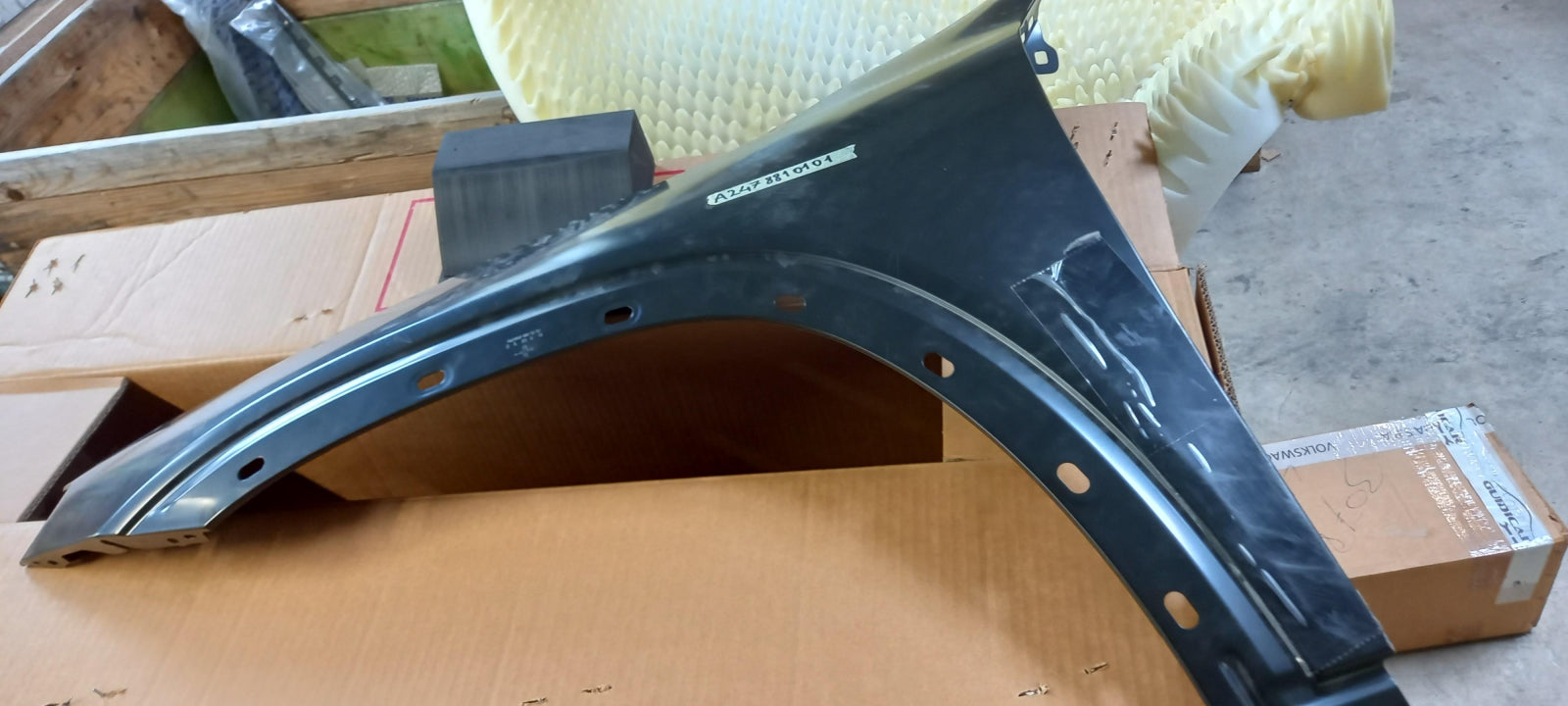Original OE MERCEDES-BENZ Kotflügel A2478810101
