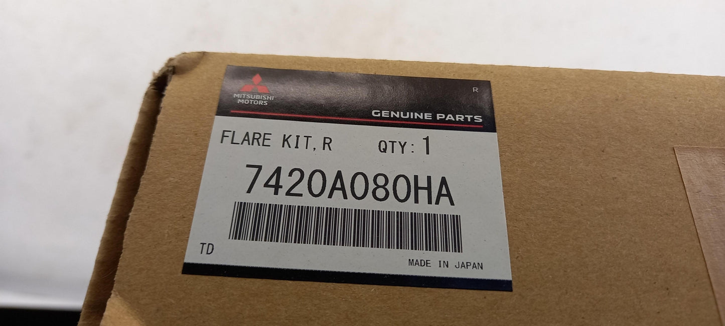 Original OE MITSUBISHI Kotflügel Zierleiste 7420A080HA