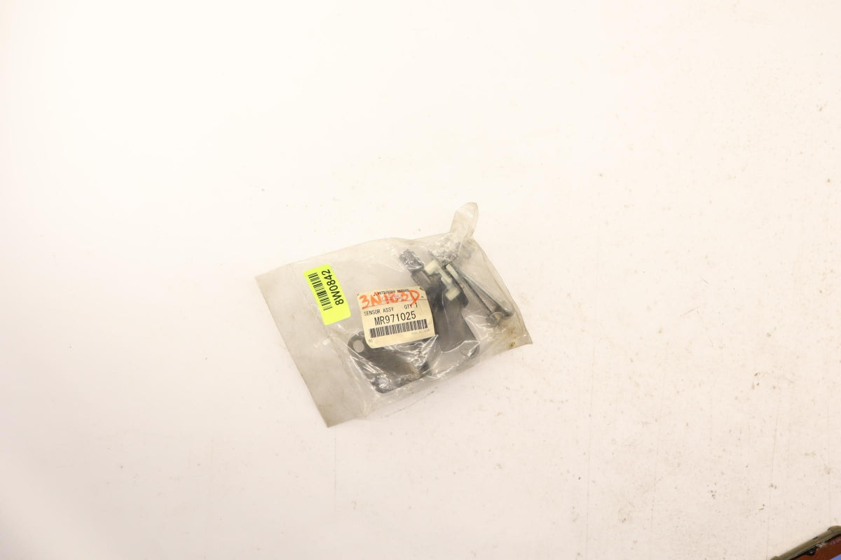 Original OE MITSUBISHI Xenonlampe Leuchtweitenregulierungssensor MR971025