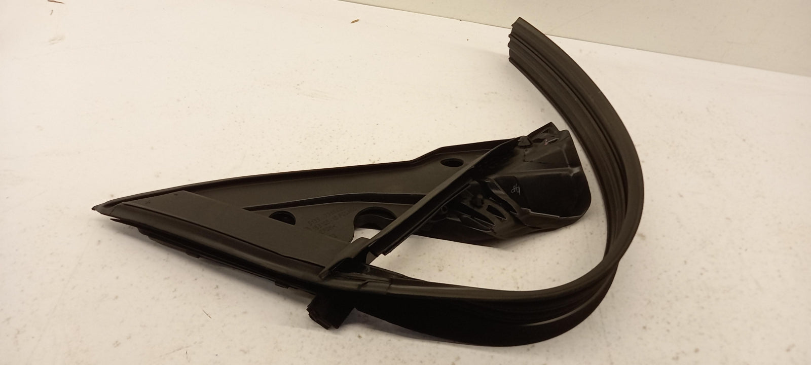 Original BMW 1er F21 2er F22 F23 F87 Fensterführung vorne rechts 51337268420