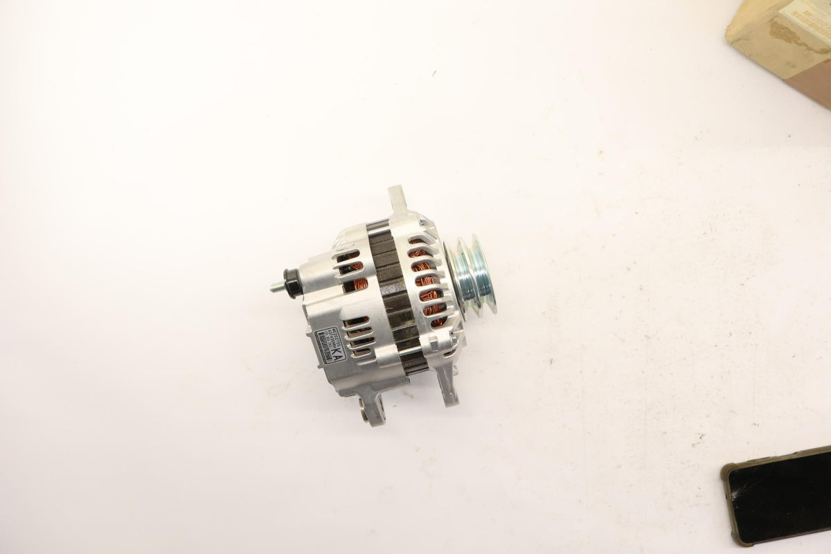 Original OE MITSUBISHI Lichtmaschine ME202755