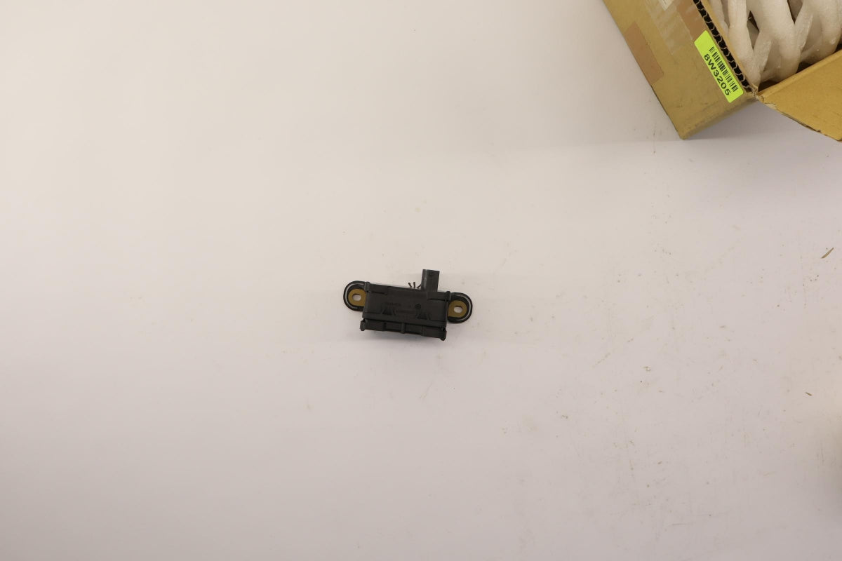 Original OE MITSUBISHI Längs-/Querbeschleunigung Sensor 4670A282