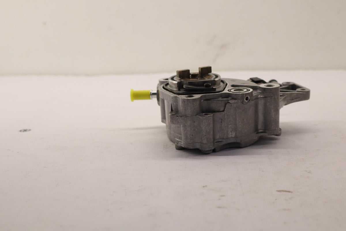 Original OE MITSUBISHI Vakuumpumpe MN982281