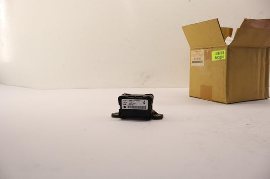 Original OE MITSUBISHI Längs-/Querbeschleunigung Sensor 4670A282