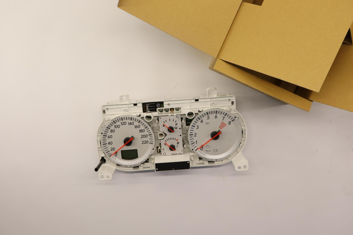 Original OE MITSUBISHI Kombiinstrument 8140A023