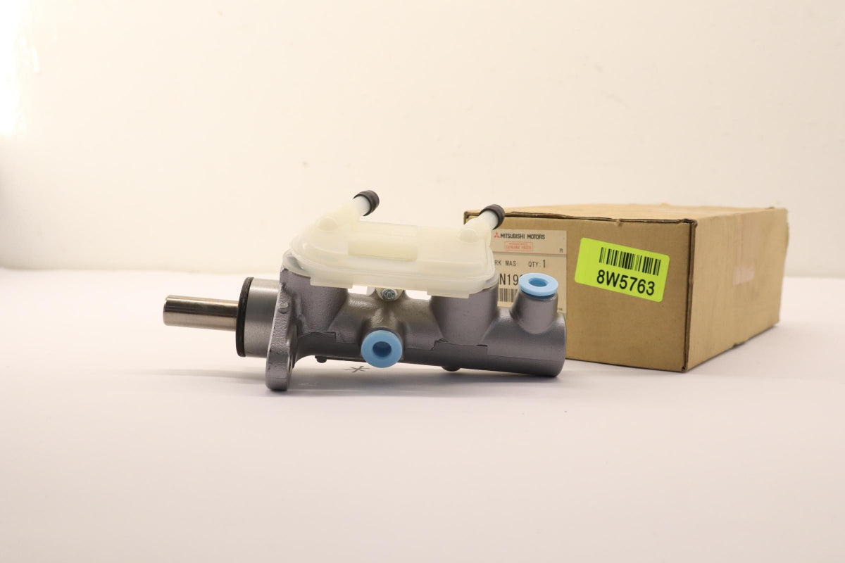 Original OE MITSUBISHI Hauptbremszylinder MN193007