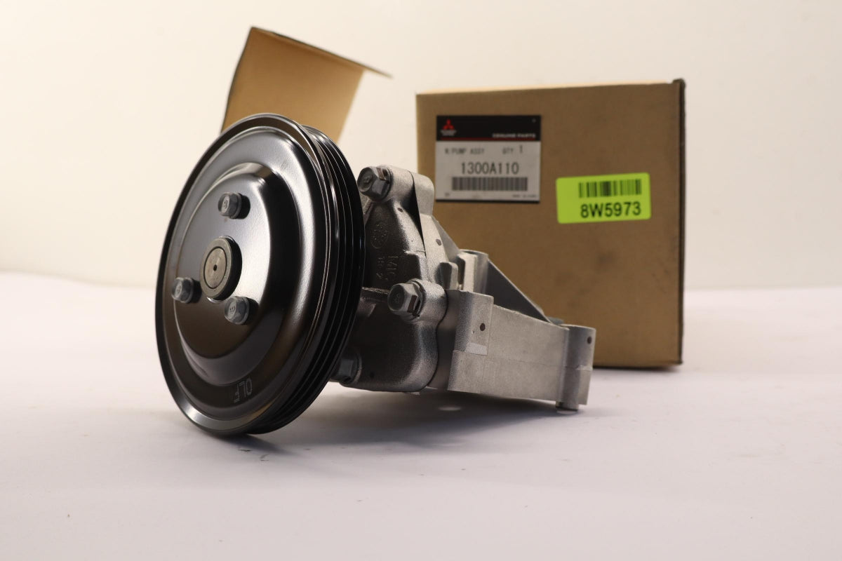 Original OE MITSUBISHI Wasserpumpe 1300A110
