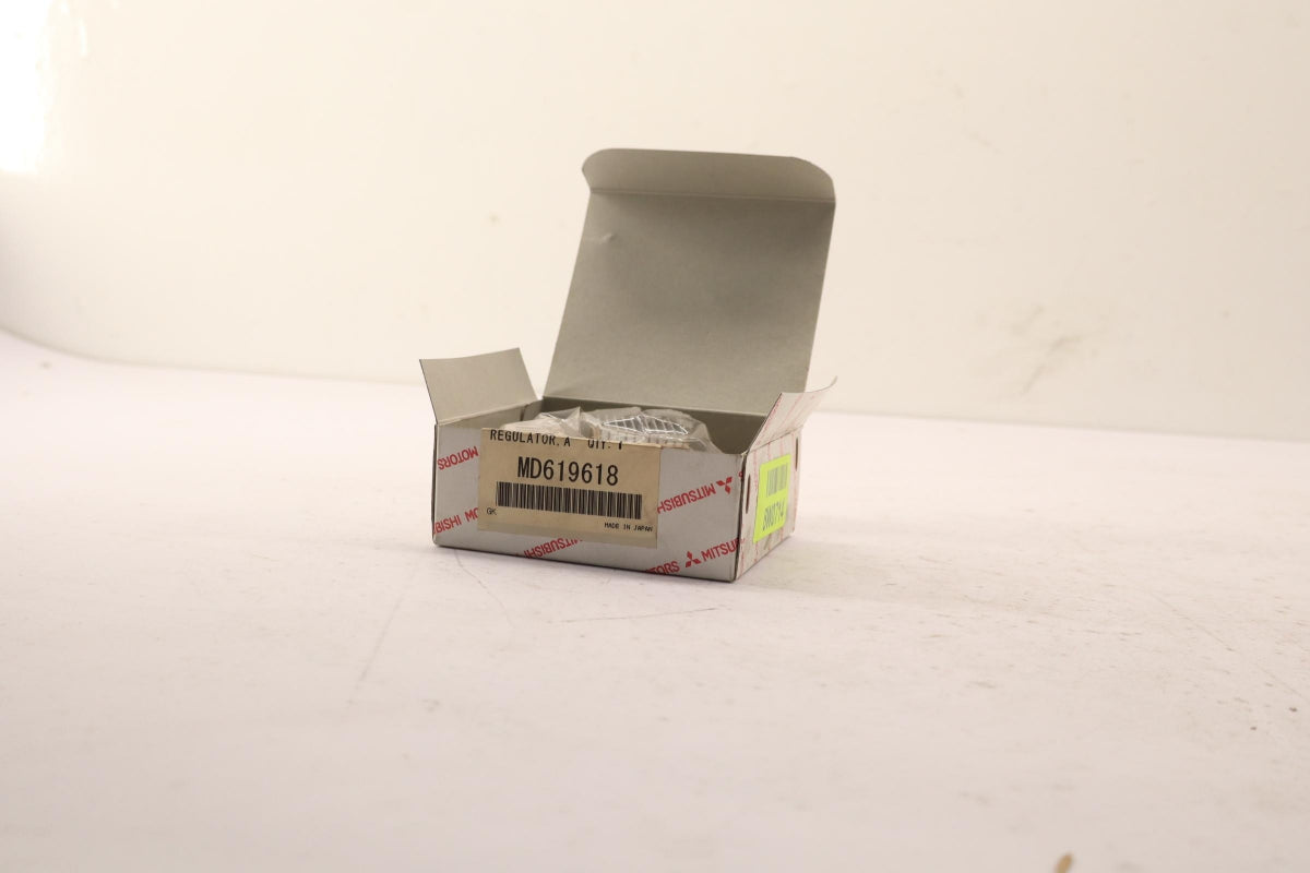 Original OE MITSUBISHI Generatorregler MD619618