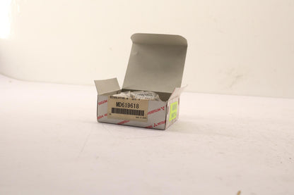 Original OE MITSUBISHI Generatorregler MD619618