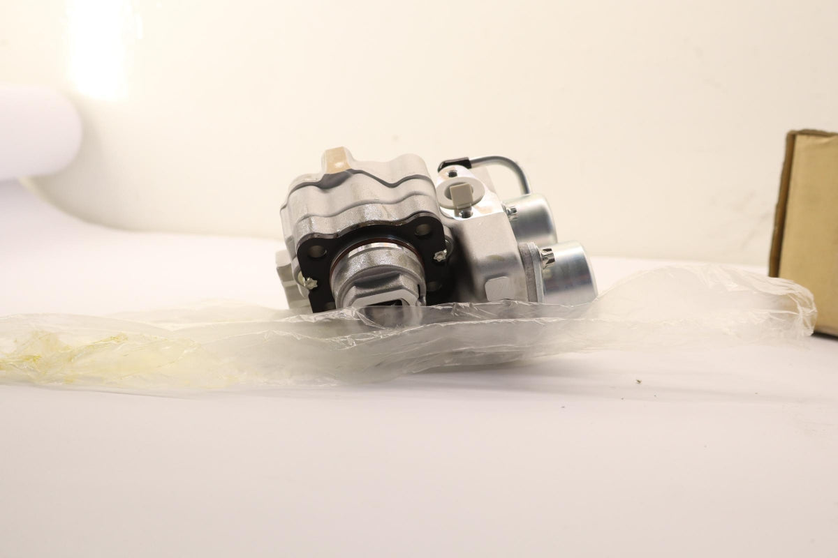 Original OE MITSUBISHI Kraftstoffpumpe MD351017