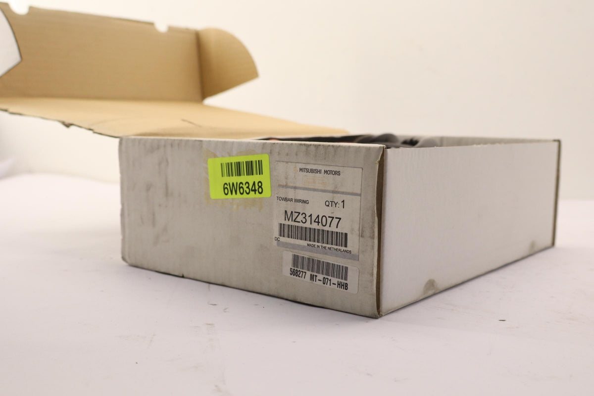 Original OE MITSUBISHI Anhängerkupplung Elektrosatz MZ314077