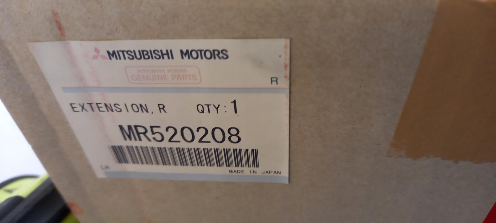 Original OE MITSUBISHI Stoßfängerabdeckung MR520208