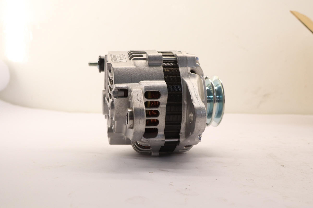 Original OE MITSUBISHI Lichtmaschine ME202755