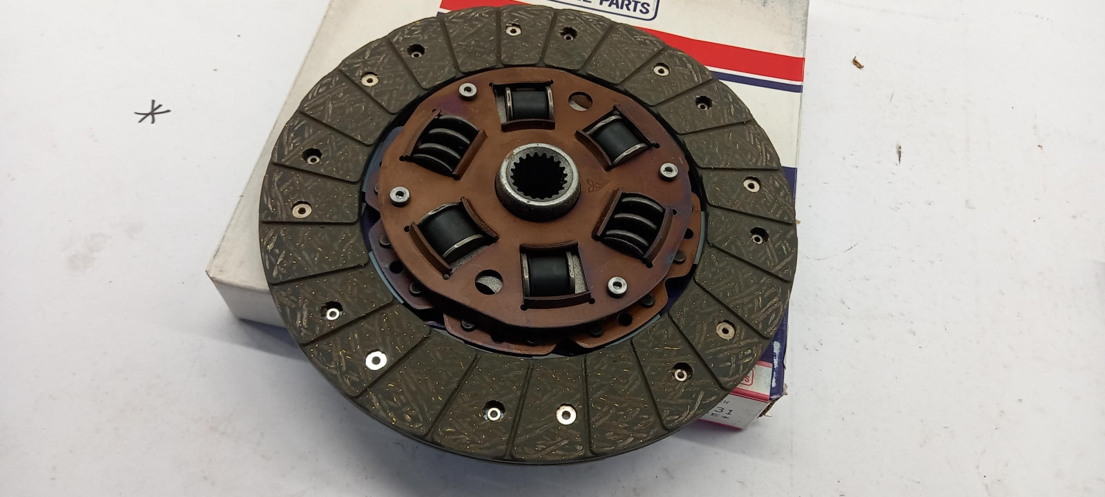 Original MITSUBISHI Legnum Galant Mirage Colt Kupplungsscheibe MD745531