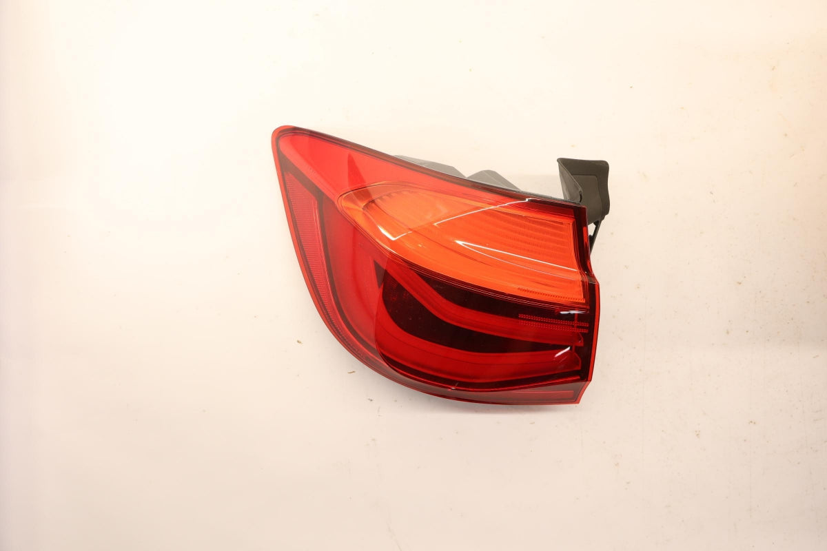 Original OE BMW Heckleuchte 63217372209