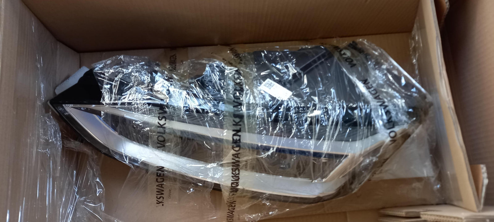 Original OE Volkswagen Scheinwerfer 8W6941773E