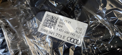 Original OE Volkswagen Scheinwerfer 8W6941773E