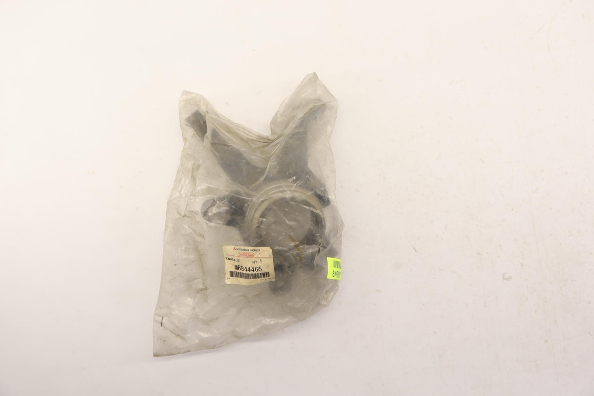 Original OE MITSUBISHI Achsschenkel MB844465