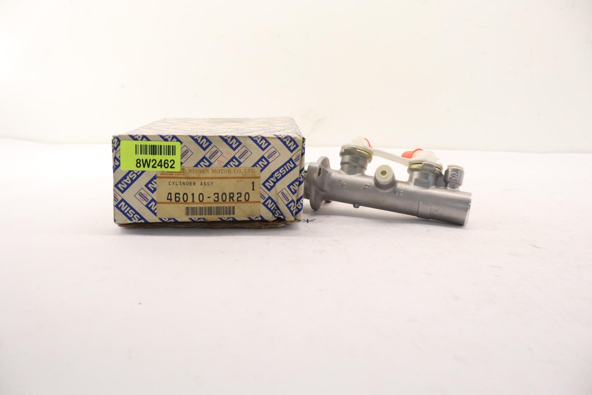 Original OE NISSAN Hauptbremszylinder 4601030R20