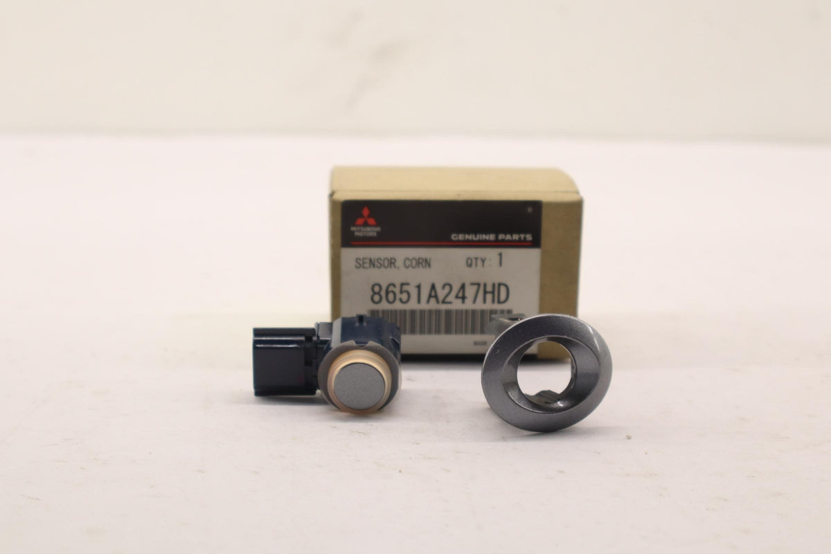 Original OE MITSUBISHI Parksensor 8651A247HD