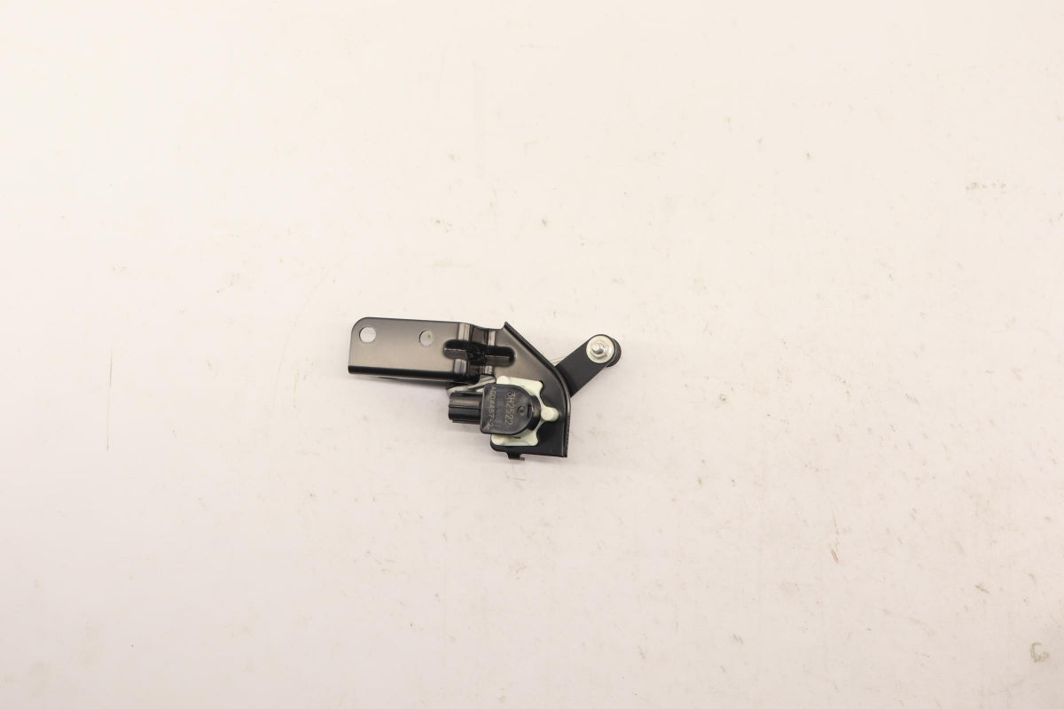 Original OE MITSUBISHI Sensor 8651A064