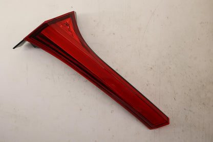 Original OE MITSUBISHI Rückleuchte 8331A182
