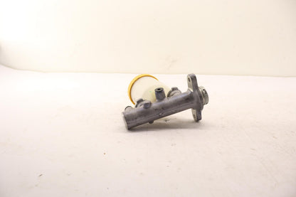 Original OE NISSAN Hauptbremszylinder 46010C8101
