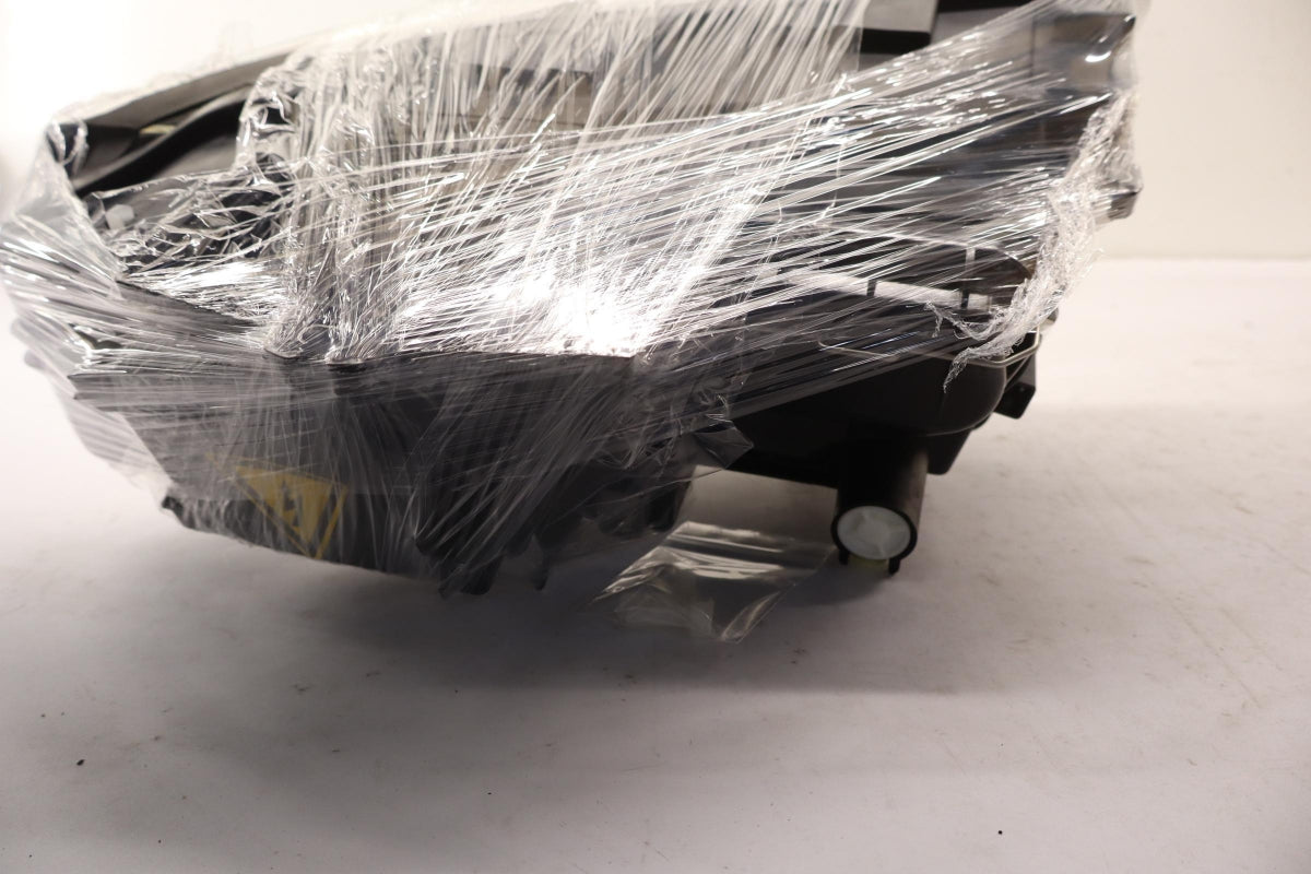 Original OE Volkswagen Scheinwerfer 8E0941030B