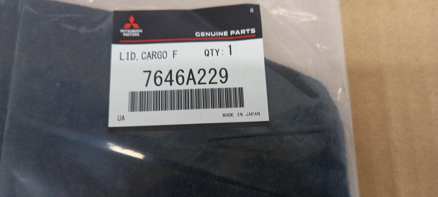 Original OE MITSUBISHI Gepäckraumwanne 7646A229