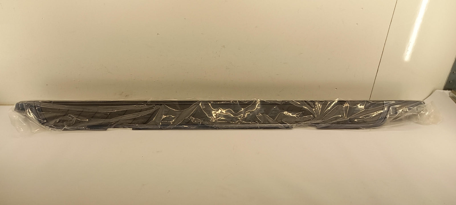 Original OE MITSUBISHI Trittbrett MN136421HE