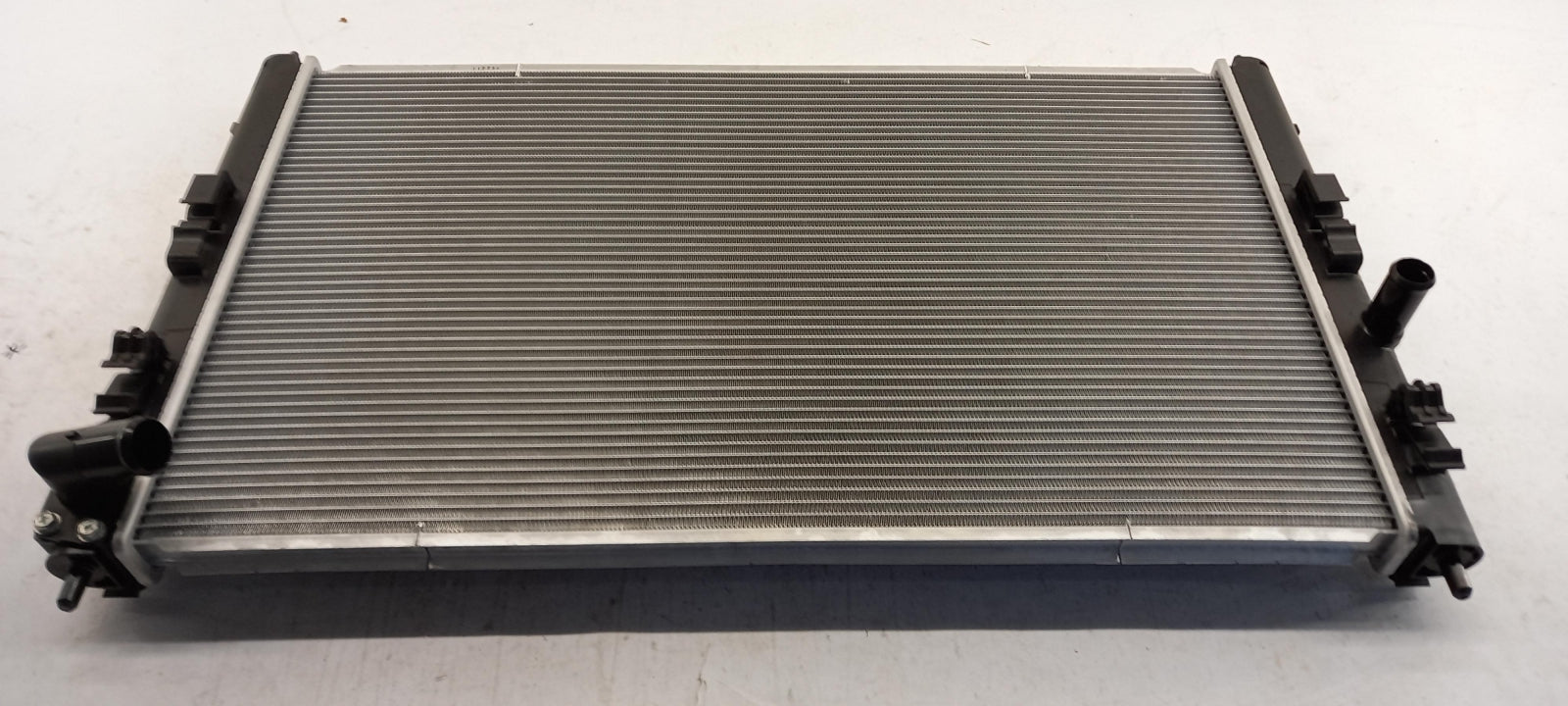 Original OE MITSUBISHI Wasserkühler 1350A763