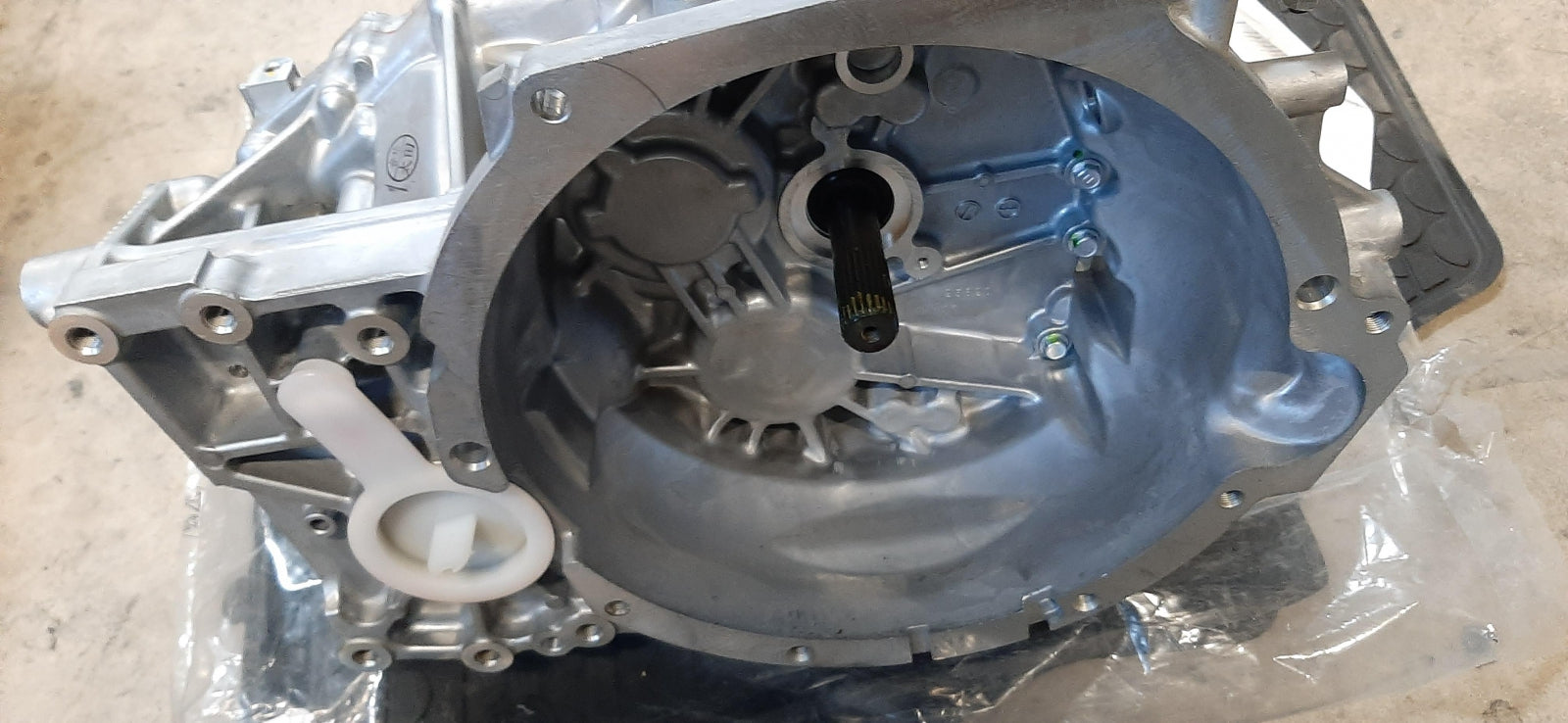 Original OE MITSUBISHI Schaltgetriebe 2500A296