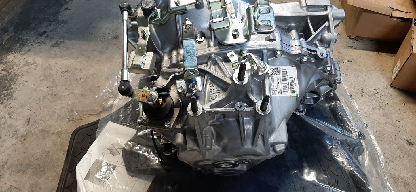Original OE MITSUBISHI Schaltgetriebe 2500A296